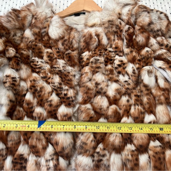 Short Fur Jacket - Picture 6 of 9